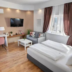 Apartment Premium Szervita Square, Budapest